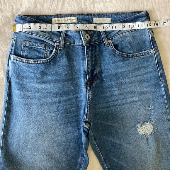 Pilcro/Anthropologie (NWOT)  Cropped Mid Rise Jeans / Size 28 - Picture 6 of 10